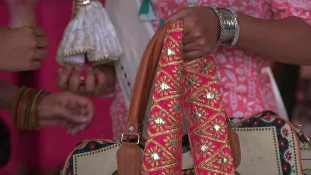 Pyar Ka Pehla Naam: Radha Mohan - Episode 6