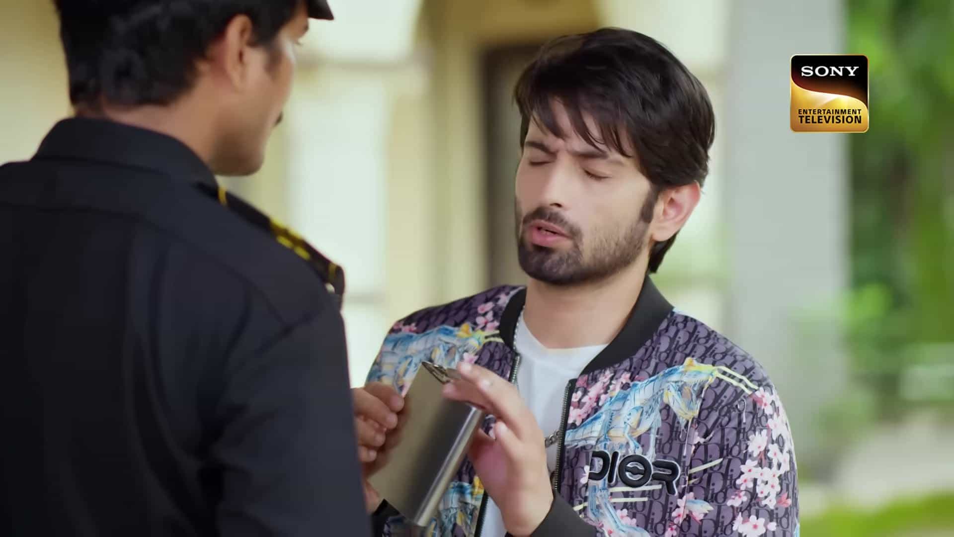Kavya – Ek Jazbaa, Ek Junoon - Episode 242